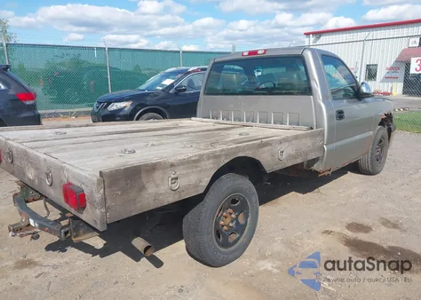 2003 Chevrolet Silverado 1500 Work Truck z USA, uszkodzony, nr VIN 1GCEC14V93Z229852
